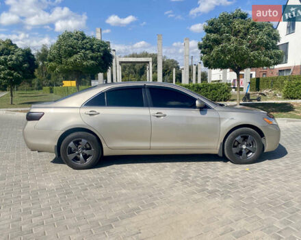 Бежевый Тойота Камри, объемом двигателя 2.36 л и пробегом 320 тыс. км за 6250 $, фото 4 на Automoto.ua