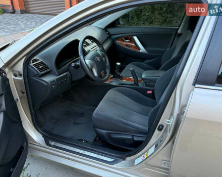 Тойота Камри 2008 в Харькове на Automoto.ua Бежевый Тойота Камри, объемом двигателя 2.4 л и пробегом 73 тыс. км за 10000 $, фото 29 на Automoto.ua