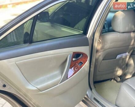 Бежевий Тойота Камрі, об'ємом двигуна 2.36 л та пробігом 149 тис. км за 9000 $, фото 7 на Automoto.ua