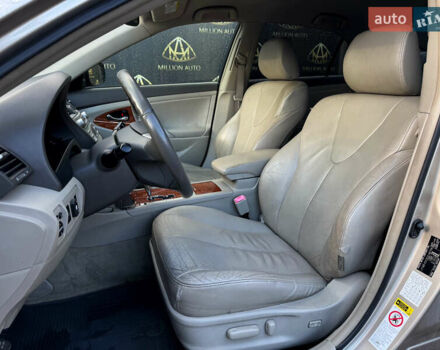 Бежевий Тойота Камрі, об'ємом двигуна 2.4 л та пробігом 305 тис. км за 7500 $, фото 8 на Automoto.ua