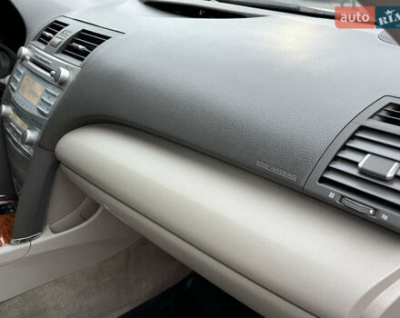 Бежевий Тойота Камрі, об'ємом двигуна 3.5 л та пробігом 170 тис. км за 9900 $, фото 63 на Automoto.ua