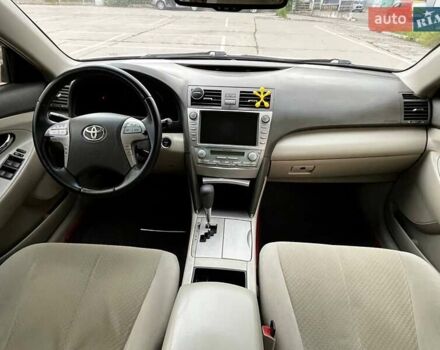 Бежевий Тойота Камрі, об'ємом двигуна 2.4 л та пробігом 300 тис. км за 8200 $, фото 7 на Automoto.ua
