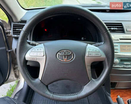 Тойота Камри 2008 в Харькове на Automoto.ua Бежевый Тойота Камри, объемом двигателя 2.4 л и пробегом 73 тыс. км за 10000 $, фото 59 на Automoto.ua