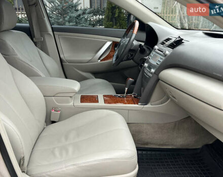 Бежевий Тойота Камрі, об'ємом двигуна 3.5 л та пробігом 170 тис. км за 8999 $, фото 35 на Automoto.ua