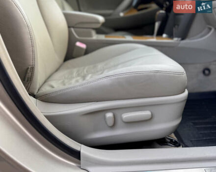 Бежевый Тойота Камри, объемом двигателя 3.5 л и пробегом 156 тыс. км за 9500 $, фото 26 на Automoto.ua