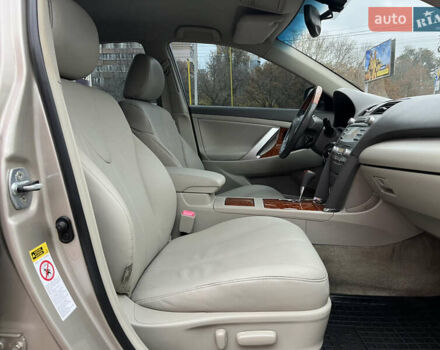 Бежевий Тойота Камрі, об'ємом двигуна 3.5 л та пробігом 170 тис. км за 9900 $, фото 62 на Automoto.ua