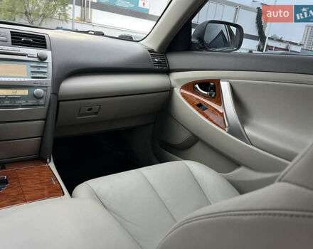 Бежевий Тойота Камрі, об'ємом двигуна 3.5 л та пробігом 170 тис. км за 9900 $, фото 37 на Automoto.ua