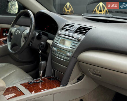 Бежевий Тойота Камрі, об'ємом двигуна 2.4 л та пробігом 305 тис. км за 7500 $, фото 12 на Automoto.ua
