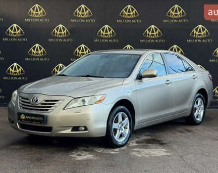 Бежевий Тойота Камрі, об'ємом двигуна 2.4 л та пробігом 305 тис. км за 7500 $, фото 2 на Automoto.ua
