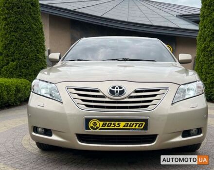 Бежевый Тойота Камри, объемом двигателя 3.5 л и пробегом 338 тыс. км за 9600 $, фото 1 на Automoto.ua