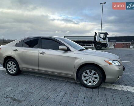 Бежевый Тойота Камри, объемом двигателя 3.5 л и пробегом 339 тыс. км за 9300 $, фото 2 на Automoto.ua