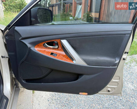 Тойота Камри 2008 в Харькове на Automoto.ua Бежевый Тойота Камри, объемом двигателя 2.4 л и пробегом 73 тыс. км за 10000 $, фото 48 на Automoto.ua