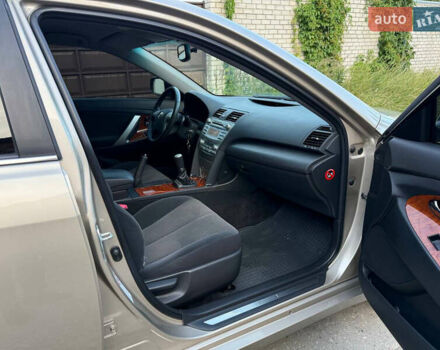 Тойота Камри 2008 в Харькове на Automoto.ua Бежевый Тойота Камри, объемом двигателя 2.4 л и пробегом 73 тыс. км за 10000 $, фото 47 на Automoto.ua