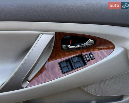 Бежевий Тойота Камрі, об'ємом двигуна 2.4 л та пробігом 305 тис. км за 7500 $, фото 14 на Automoto.ua