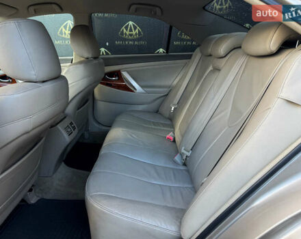 Бежевий Тойота Камрі, об'ємом двигуна 2.4 л та пробігом 305 тис. км за 7500 $, фото 9 на Automoto.ua