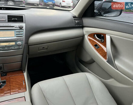 Бежевий Тойота Камрі, об'ємом двигуна 3.5 л та пробігом 170 тис. км за 9900 $, фото 24 на Automoto.ua