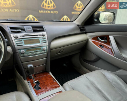 Бежевий Тойота Камрі, об'ємом двигуна 2.4 л та пробігом 305 тис. км за 7500 $, фото 19 на Automoto.ua