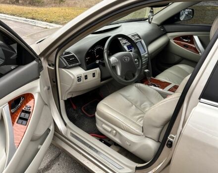 Бежевый Тойота Камри, объемом двигателя 2.4 л и пробегом 230 тыс. км за 5700 $, фото 3 на Automoto.ua