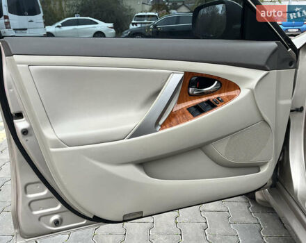 Бежевий Тойота Камрі, об'ємом двигуна 3.5 л та пробігом 170 тис. км за 9900 $, фото 50 на Automoto.ua