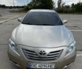Бежевий Тойота Камрі, об'ємом двигуна 2.4 л та пробігом 300 тис. км за 8200 $, фото 1 на Automoto.ua