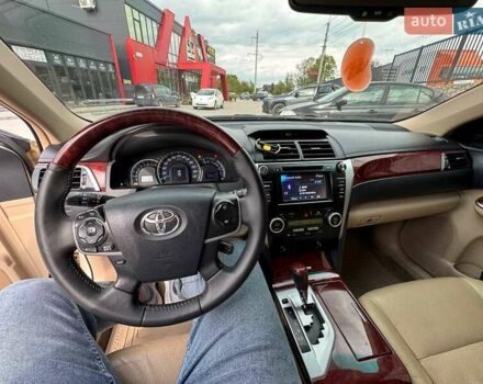 Бежевий Тойота Камрі, об'ємом двигуна 2.5 л та пробігом 192 тис. км за 11199 $, фото 19 на Automoto.ua