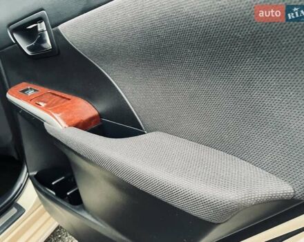 Бежевий Тойота Камрі, об'ємом двигуна 2.5 л та пробігом 247 тис. км за 12350 $, фото 58 на Automoto.ua