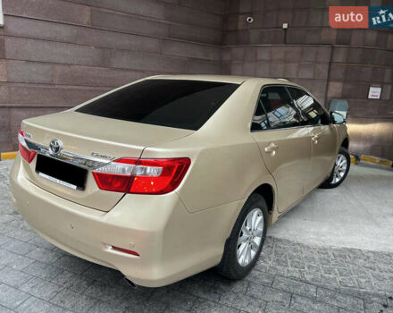 Бежевий Тойота Камрі, об'ємом двигуна 2.5 л та пробігом 247 тис. км за 12350 $, фото 14 на Automoto.ua