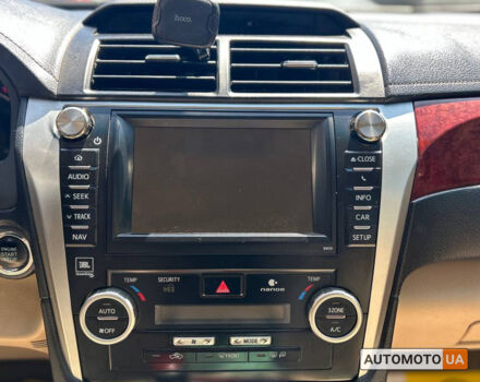 Бежевий Тойота Камрі, об'ємом двигуна 2.5 л та пробігом 157 тис. км за 13800 $, фото 10 на Automoto.ua