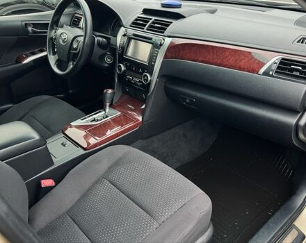 Бежевий Тойота Камрі, об'ємом двигуна 2.5 л та пробігом 247 тис. км за 11950 $, фото 19 на Automoto.ua