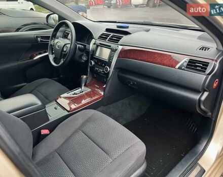 Бежевий Тойота Камрі, об'ємом двигуна 2.5 л та пробігом 247 тис. км за 12350 $, фото 31 на Automoto.ua