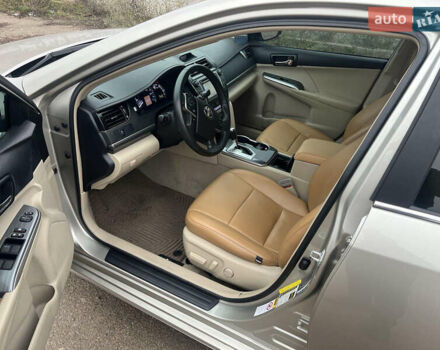 Бежевий Тойота Камрі, об'ємом двигуна 2.49 л та пробігом 126 тис. км за 14300 $, фото 11 на Automoto.ua