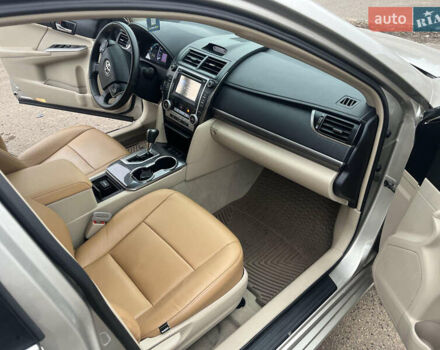 Бежевий Тойота Камрі, об'ємом двигуна 2.49 л та пробігом 126 тис. км за 14300 $, фото 13 на Automoto.ua