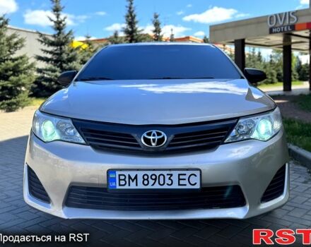 Бежевый Тойота Камри, объемом двигателя 2.5 л и пробегом 243 тыс. км за 12800 $, фото 1 на Automoto.ua