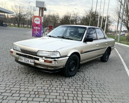 Бежевый Тойота Камри, объемом двигателя 2 л и пробегом 400 тыс. км за 800 $, фото 1 на Automoto.ua