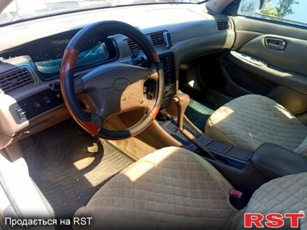 Бежевий Тойота Камрі, об'ємом двигуна 2.2 л та пробігом 300 тис. км за 3200 $, фото 1 на Automoto.ua