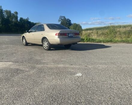 Бежевый Тойота Камри, объемом двигателя 3 л и пробегом 350 тыс. км за 3700 $, фото 1 на Automoto.ua