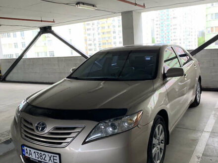 Бежевый Тойота Камри, объемом двигателя 3.5 л и пробегом 245 тыс. км за 10300 $, фото 1 на Automoto.ua