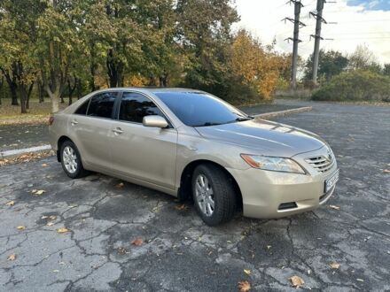 Бежевий Тойота Камрі, об'ємом двигуна 2.4 л та пробігом 147 тис. км за 8800 $, фото 1 на Automoto.ua