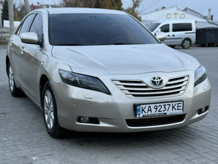 Бежевий Тойота Камрі, об'ємом двигуна 3.5 л та пробігом 243 тис. км за 7600 $, фото 1 на Automoto.ua