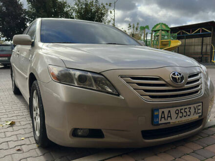 Бежевий Тойота Камрі, об'ємом двигуна 2.4 л та пробігом 232 тис. км за 8199 $, фото 1 на Automoto.ua