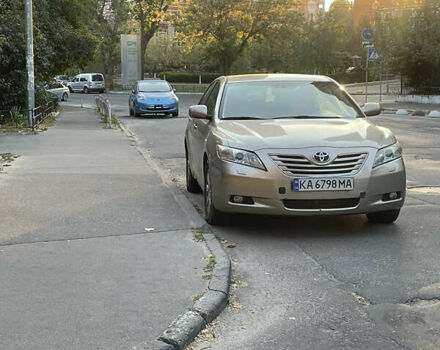 Бежевый Тойота Камри, объемом двигателя 2.36 л и пробегом 282 тыс. км за 6500 $, фото 1 на Automoto.ua
