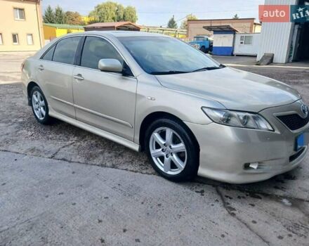 Бежевий Тойота Камрі, об'ємом двигуна 2.4 л та пробігом 285 тис. км за 6450 $, фото 1 на Automoto.ua
