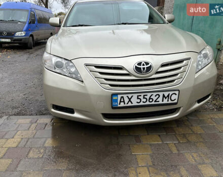 Бежевий Тойота Камрі, об'ємом двигуна 2.4 л та пробігом 230 тис. км за 7700 $, фото 1 на Automoto.ua
