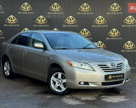 Бежевий Тойота Камрі, об'ємом двигуна 2.4 л та пробігом 305 тис. км за 7000 $, фото 1 на Automoto.ua