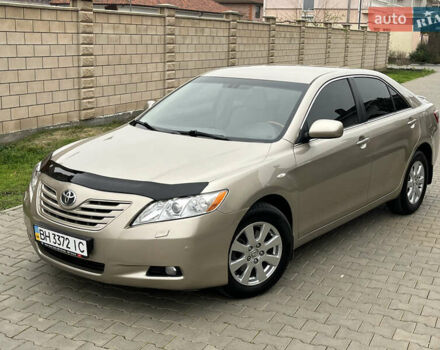 Бежевый Тойота Камри, объемом двигателя 3.5 л и пробегом 170 тыс. км за 8999 $, фото 1 на Automoto.ua