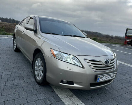 Бежевый Тойота Камри, объемом двигателя 3.5 л и пробегом 339 тыс. км за 9300 $, фото 1 на Automoto.ua