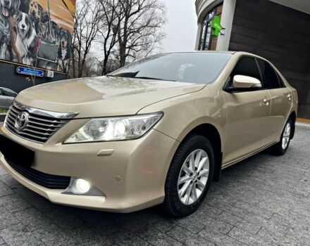 Бежевий Тойота Камрі, об'ємом двигуна 2.5 л та пробігом 247 тис. км за 11950 $, фото 1 на Automoto.ua