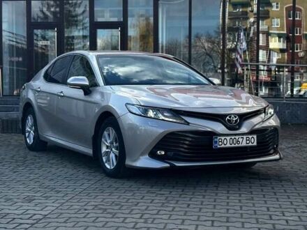 Тойота Камри 2017 в Черновцах на Automoto.ua Бежевый Тойота Камри, объемом двигателя 2.49 л и пробегом 75 тыс. км за 21900 $, фото 1 на Automoto.ua