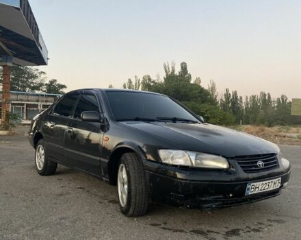 Чорний Тойота Камрі, об'ємом двигуна 2.2 л та пробігом 300 тис. км за 2200 $, фото 2 на Automoto.ua