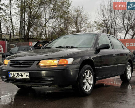 Чорний Тойота Камрі, об'ємом двигуна 2.2 л та пробігом 360 тис. км за 3450 $, фото 1 на Automoto.ua